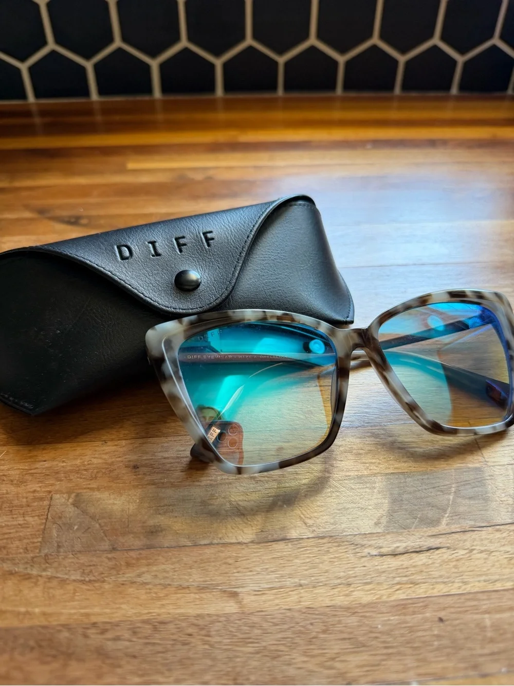 DIFF Becky ll Tortoiseshell Frame Sunglasses with Blue-Gradient Lenses